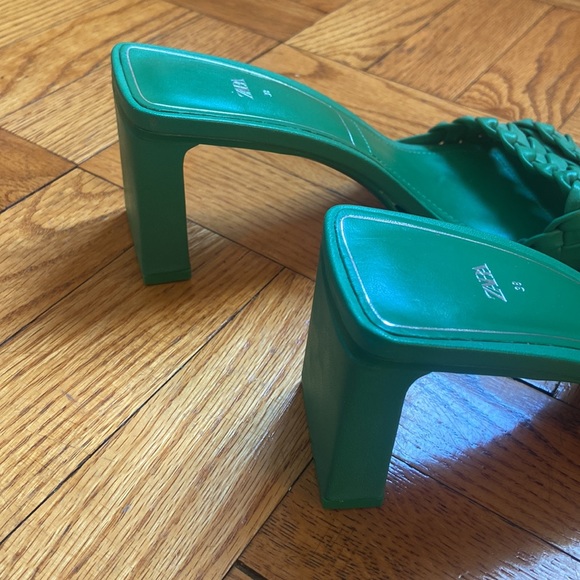 NWOT green Zara slide heels - Picture 7 of 7